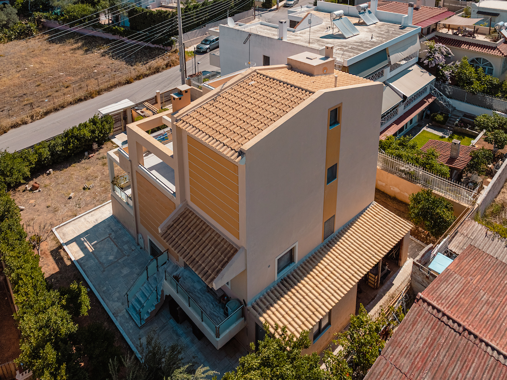 [ LAOURAKIS CONSTRUCTIONS ]