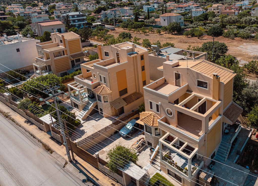 [ LAOURAKIS CONSTRUCTIONS ]